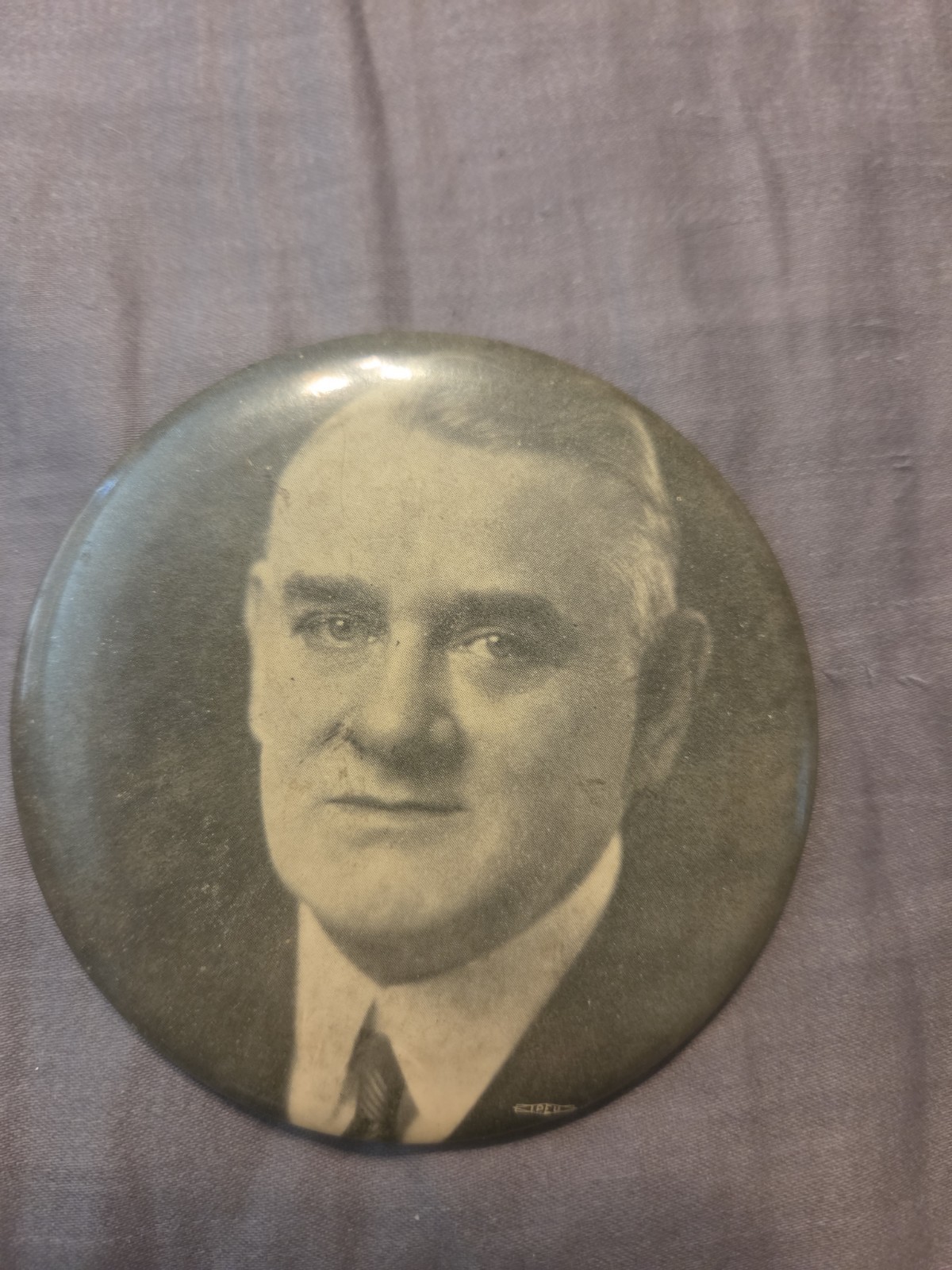 Rare scarce presidential pinback. Steiner engraving and badge company. 3 1/2″