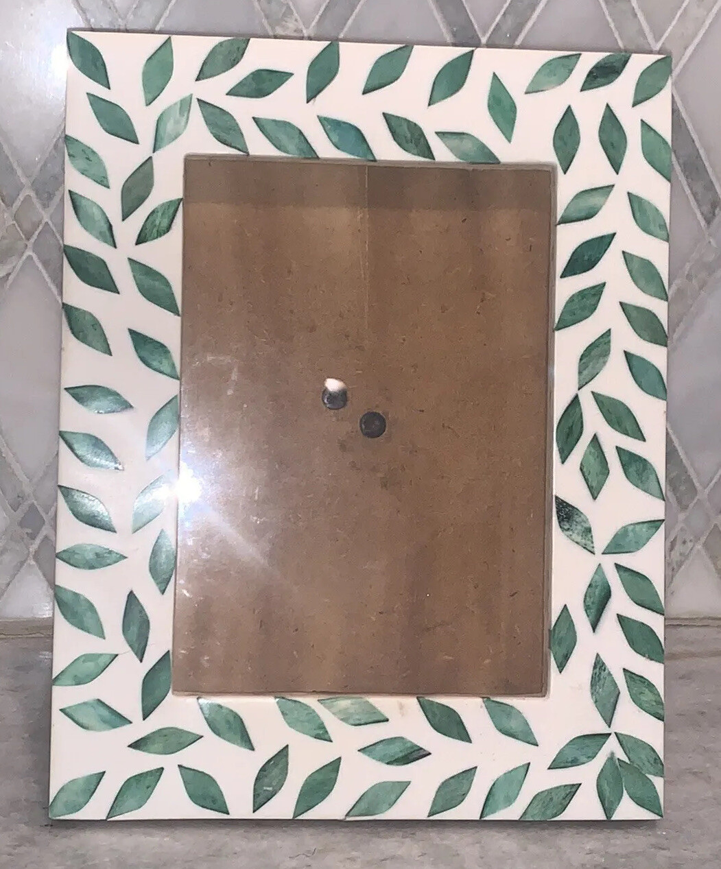 Green Leaf 2014 Wood Photo Frame Picture Portrait 7.5”x9.5” (5”x7”)