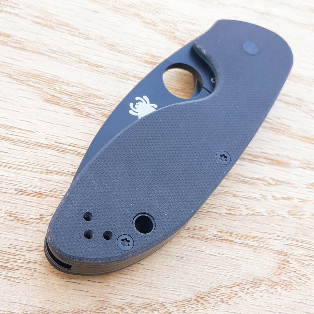 Spyderco Efficient Folding Knife 3″ 8Cr13MoV Stainless Blade Black G10 Handle