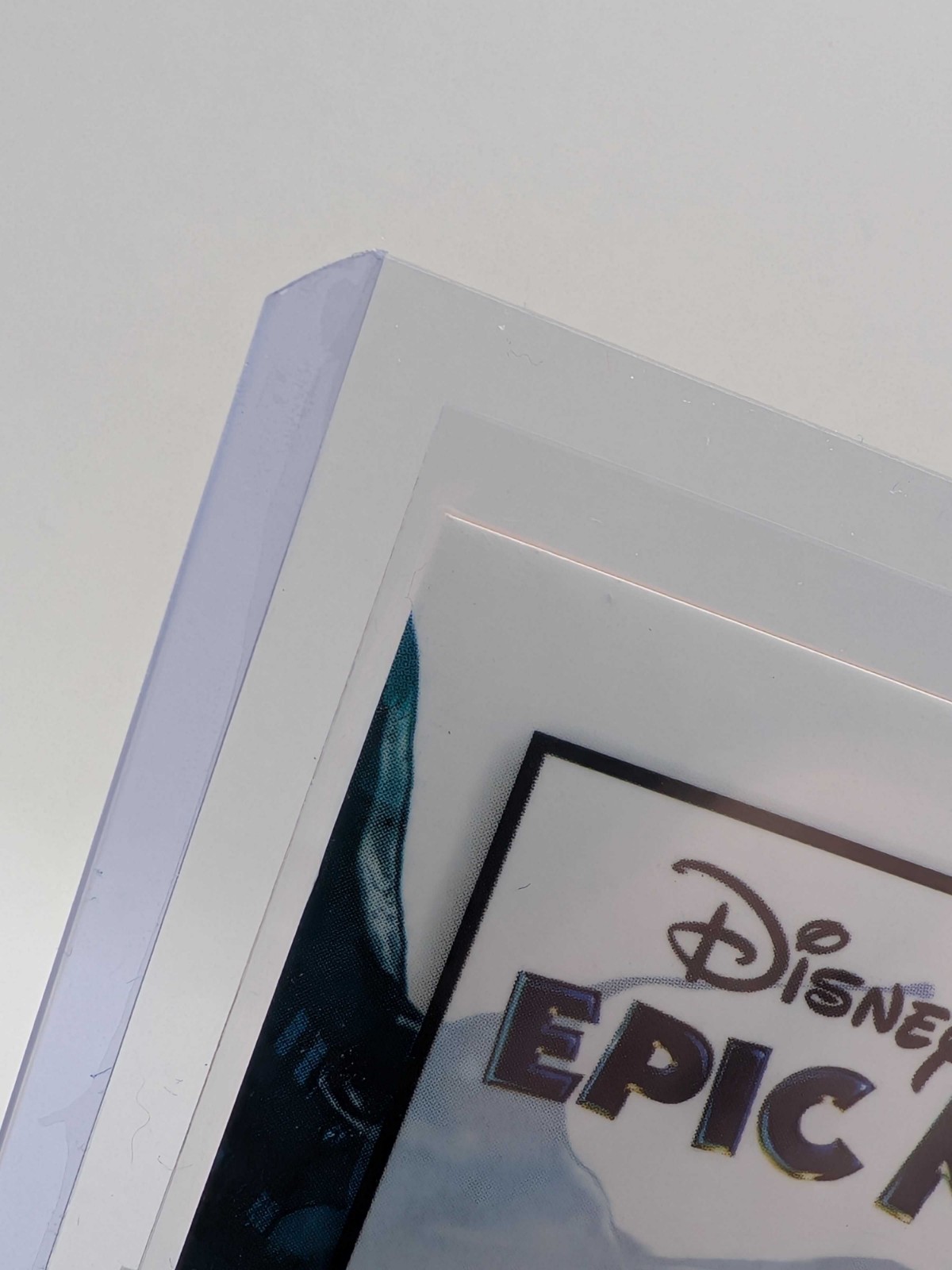 2026 Topps Disney Neon – Mickey Mouse Epic Mickey Orange Refractor /25 EM-1 SP