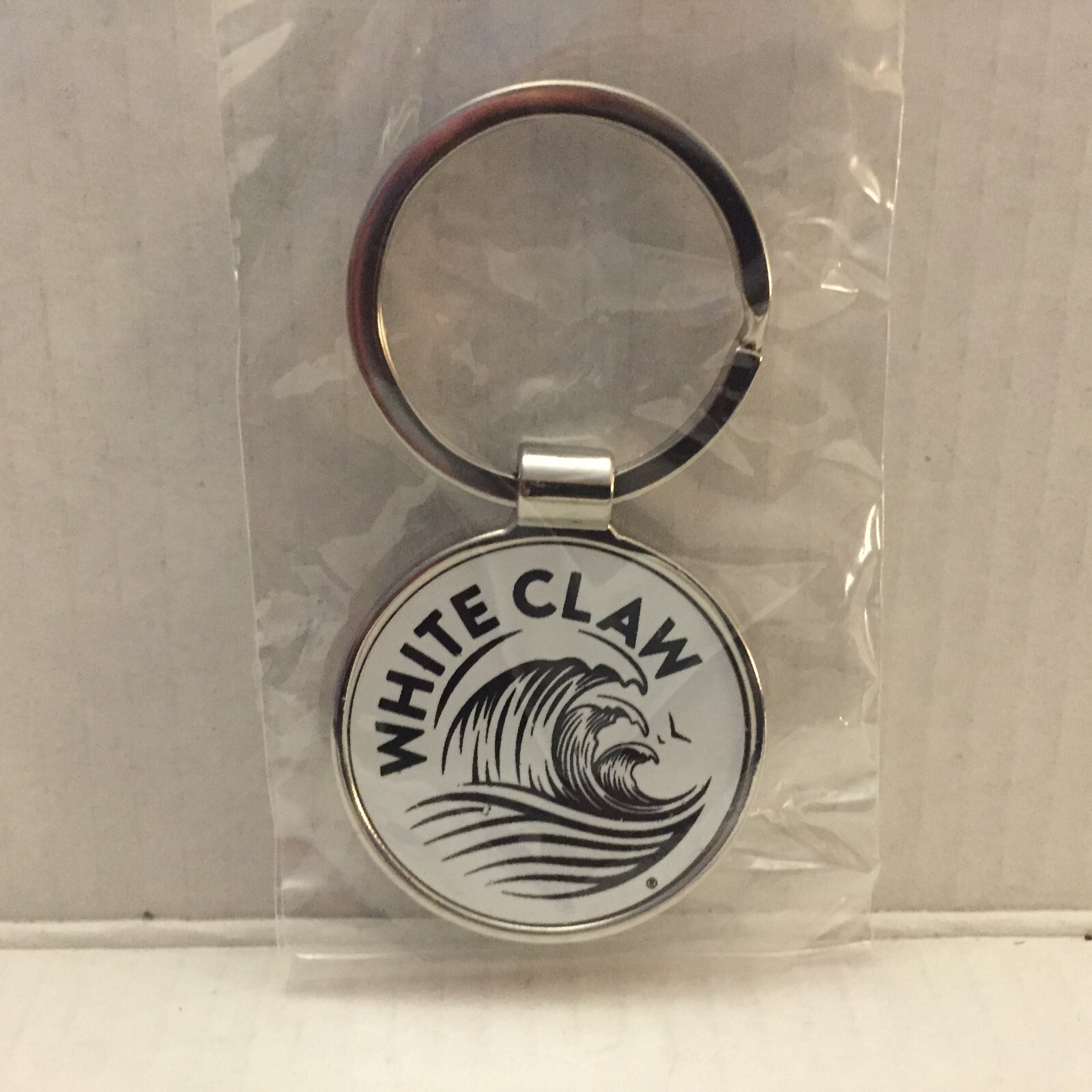 New White Clam 1.25“ Round Key Ring