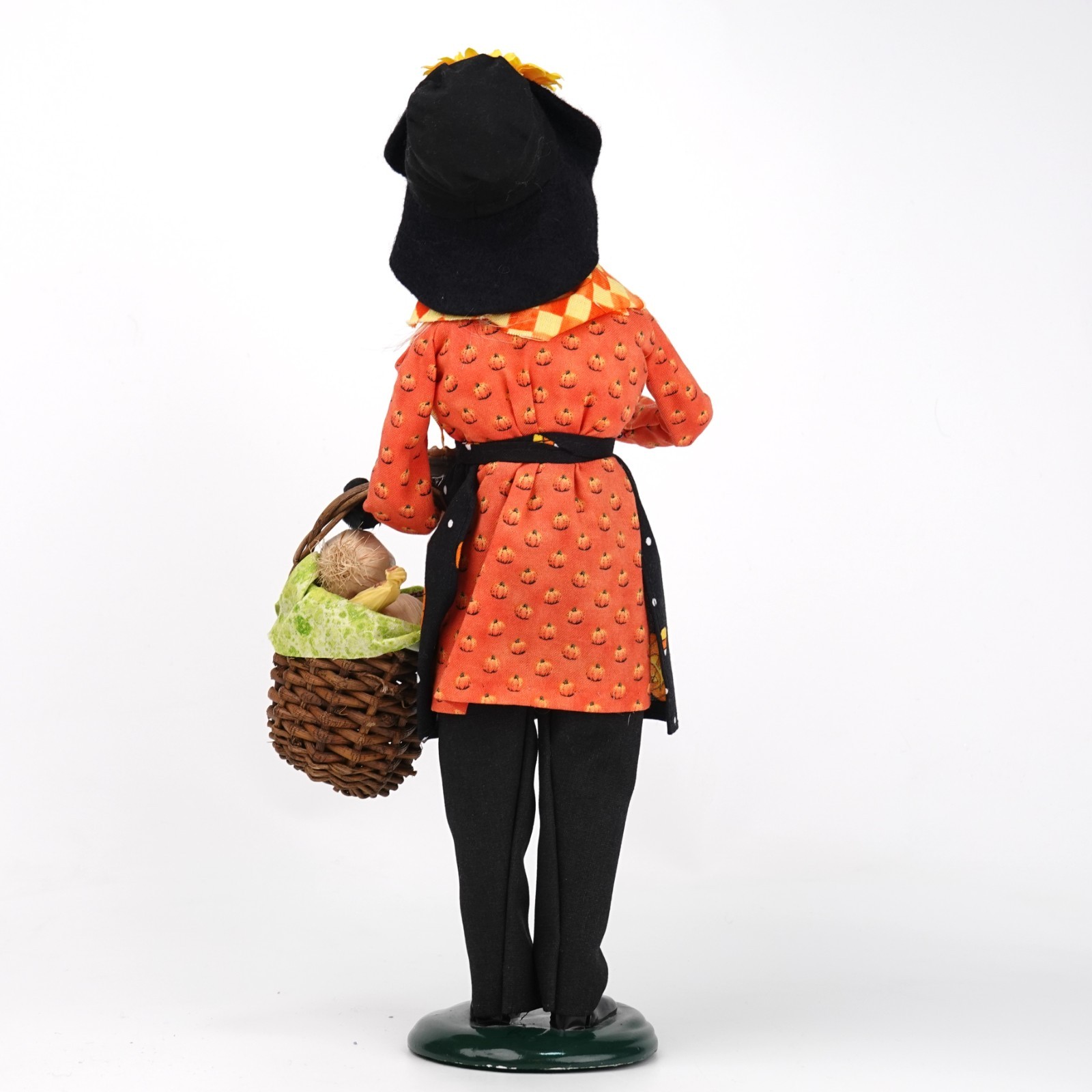 Byers Choice 2008 Thanksgiving Harvest Woman Pie Crow Corn Basket Signed RARE
