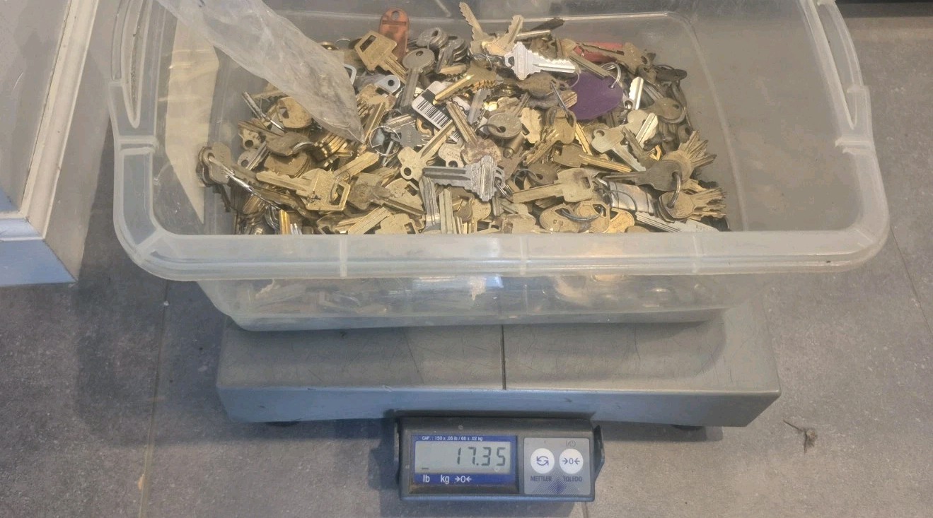 Lot Of 16 Pounds Of USED CUT And Uncut Keys Random Mix