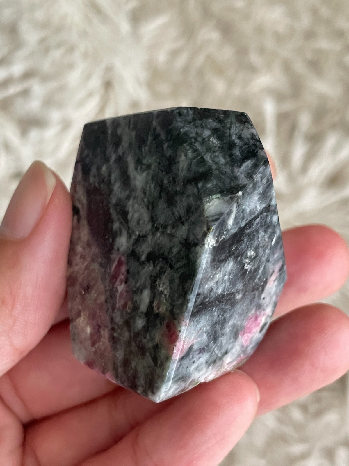Unicorn Stone Geometric Freeform – Calming Energy & Emotional Support (UT)