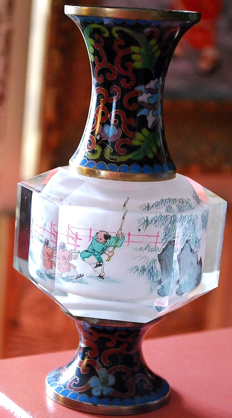 RARE Vtg Chinese REVERSE HAND PAINTED FIGURAL CRYSTAL VASE w Cloisonne Metal