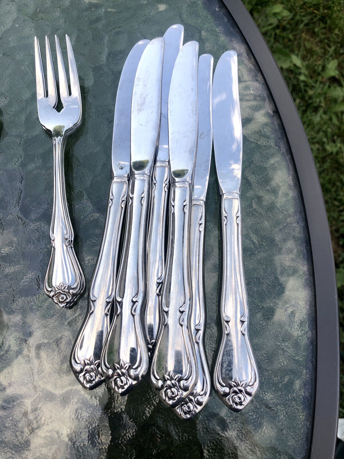 Oneida Arbor Rose True Rose Lot- Dinner Knives Serving Fork & Ladle- 59 Pieces!