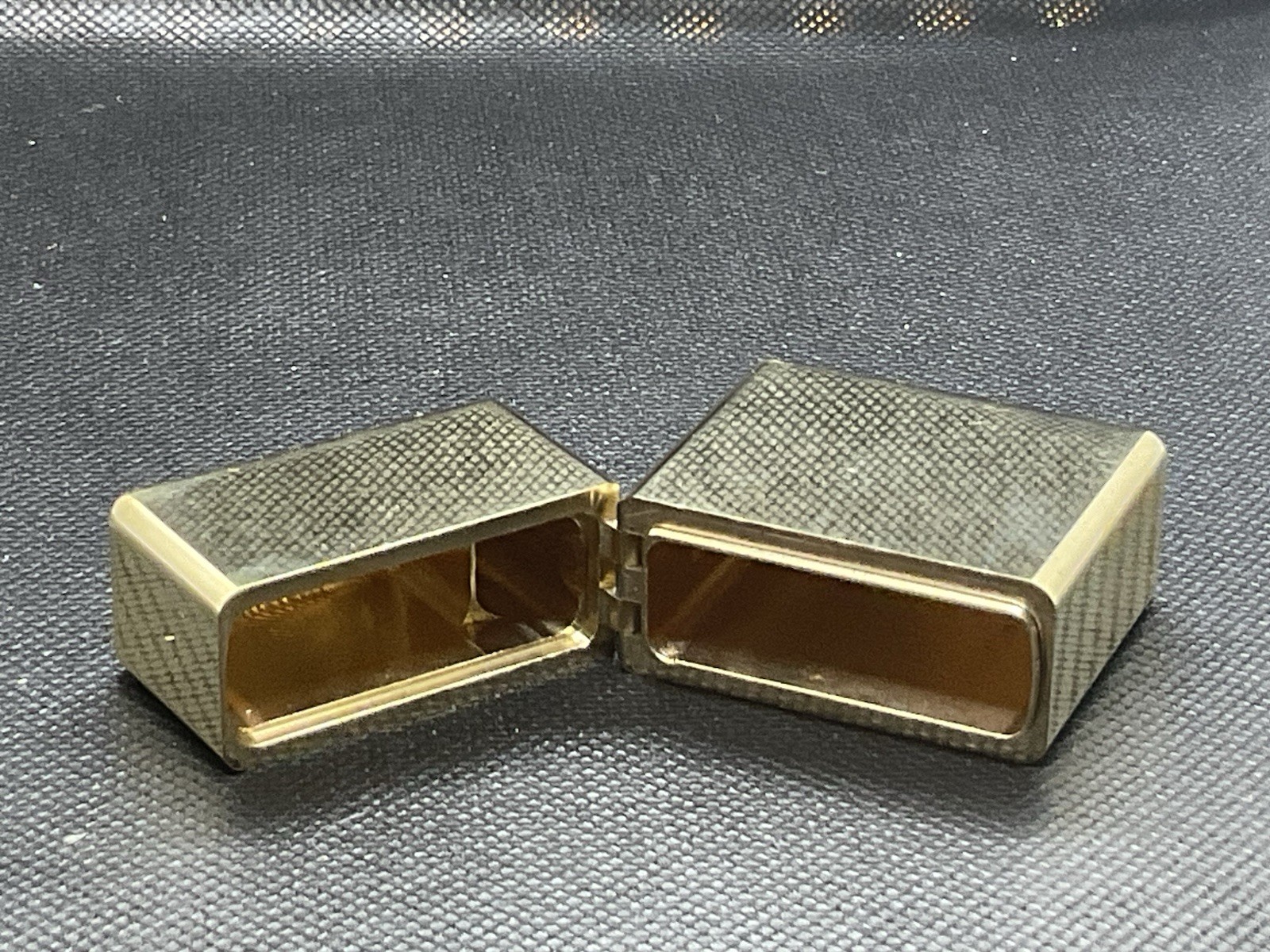 CNC Machined Lighter: The „Tank“-Solid Brass. Fuel-Saving Zippo Insert.