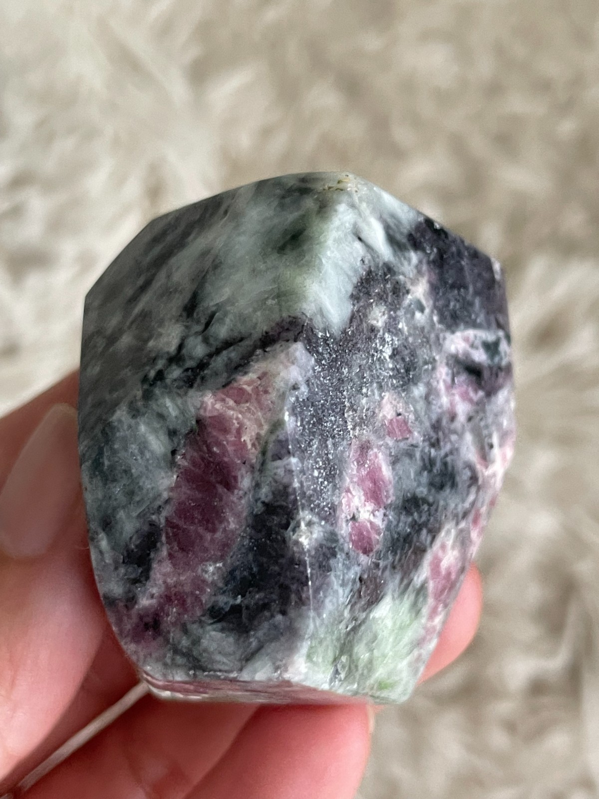 Unicorn Stone Geometric Freeform – Calming Energy & Emotional Support (UT)