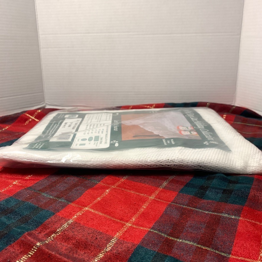 Scranton Lace Easy Care Holiday Tablecloth White 70″ Round Wrinkle Free