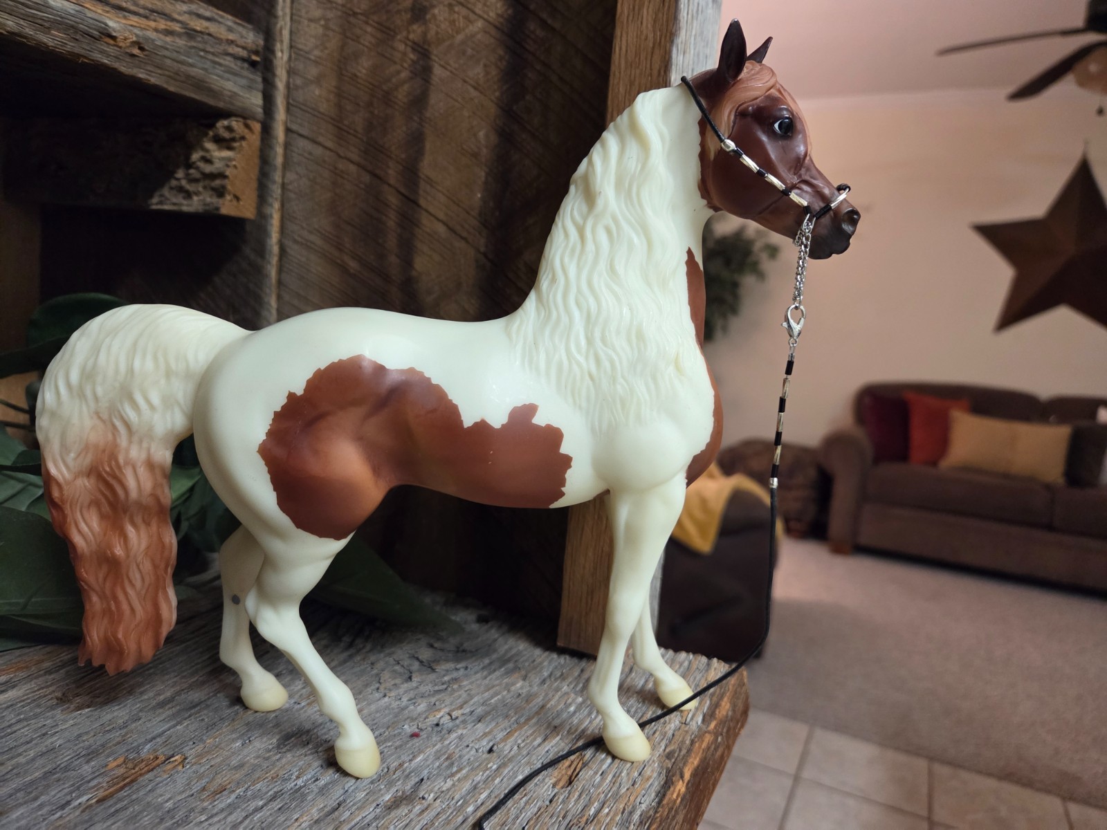Retired Breyer My Favorite Horse #1426 Chili Chestnut Pinto Kennebec Count