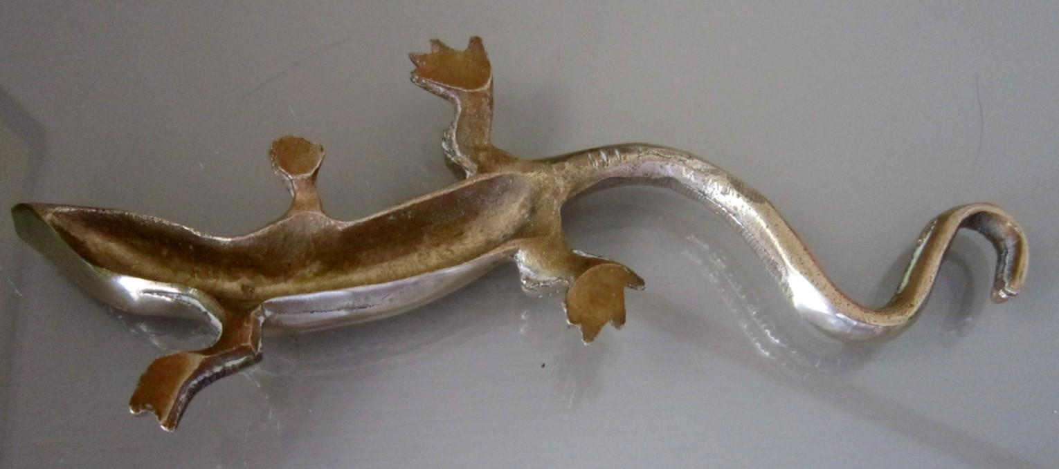 Solid Brass Lizard Paperweight 6.7 ounces – 7 1/2 inches Long.