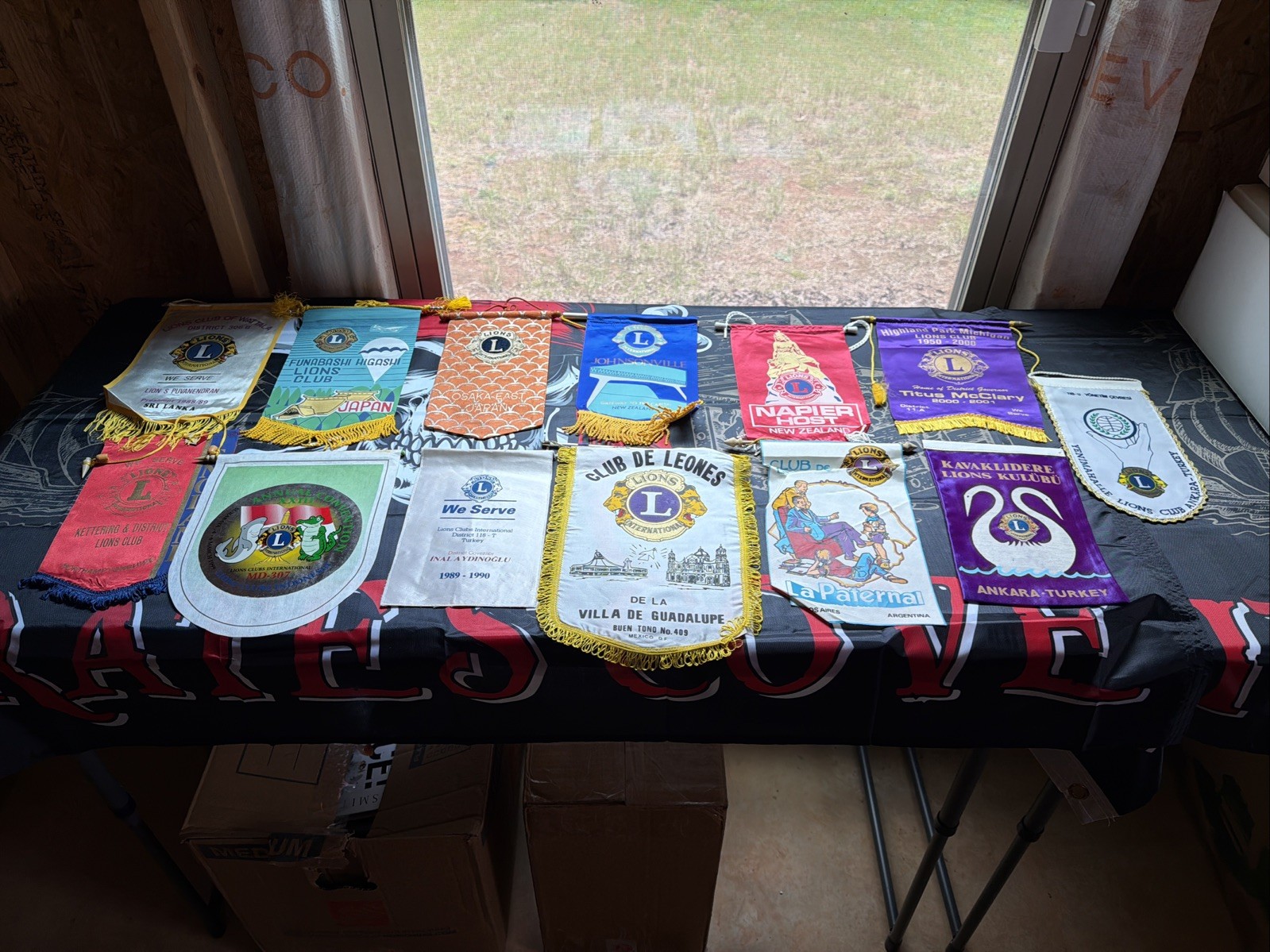 13 VINTAGE LIONS CLUB INTERNATIONAL WORLD FLAGS!