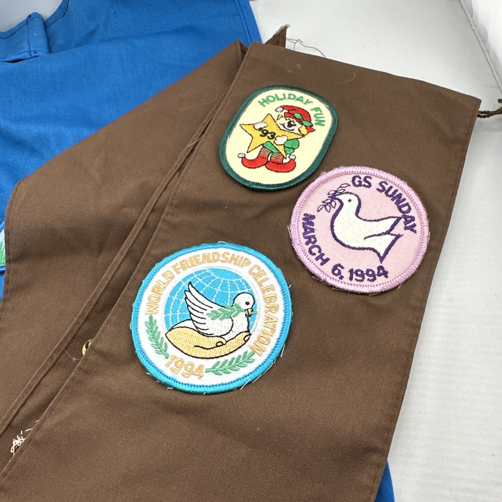 Girl Scout Daisy Apron Brown Sash With Badges & Pins GSA Girl Scouts Patches Lot