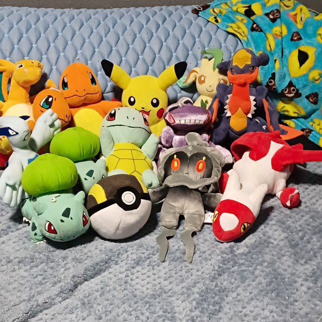 Pokémon Plush Lot w/ Tags Pikachu Charmander Squirtle Bulbasaur Dragonite