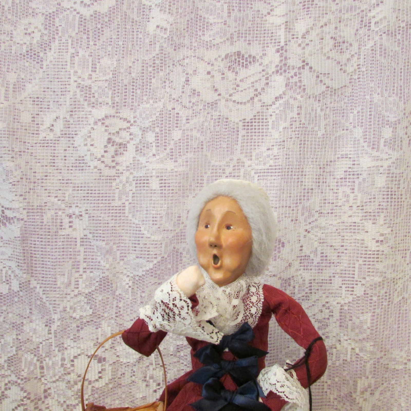 Byers Choice Williamsburg Lady with Basket 1999