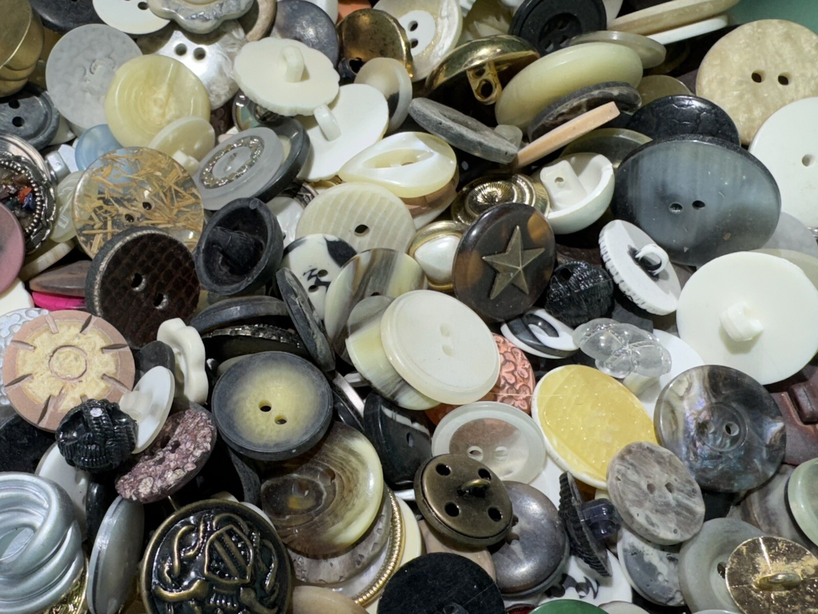 RARE LOT! 250 pc MIXED LOT of OLD-VINTAGE & NEW Buttons ALL TYPES & SIZES