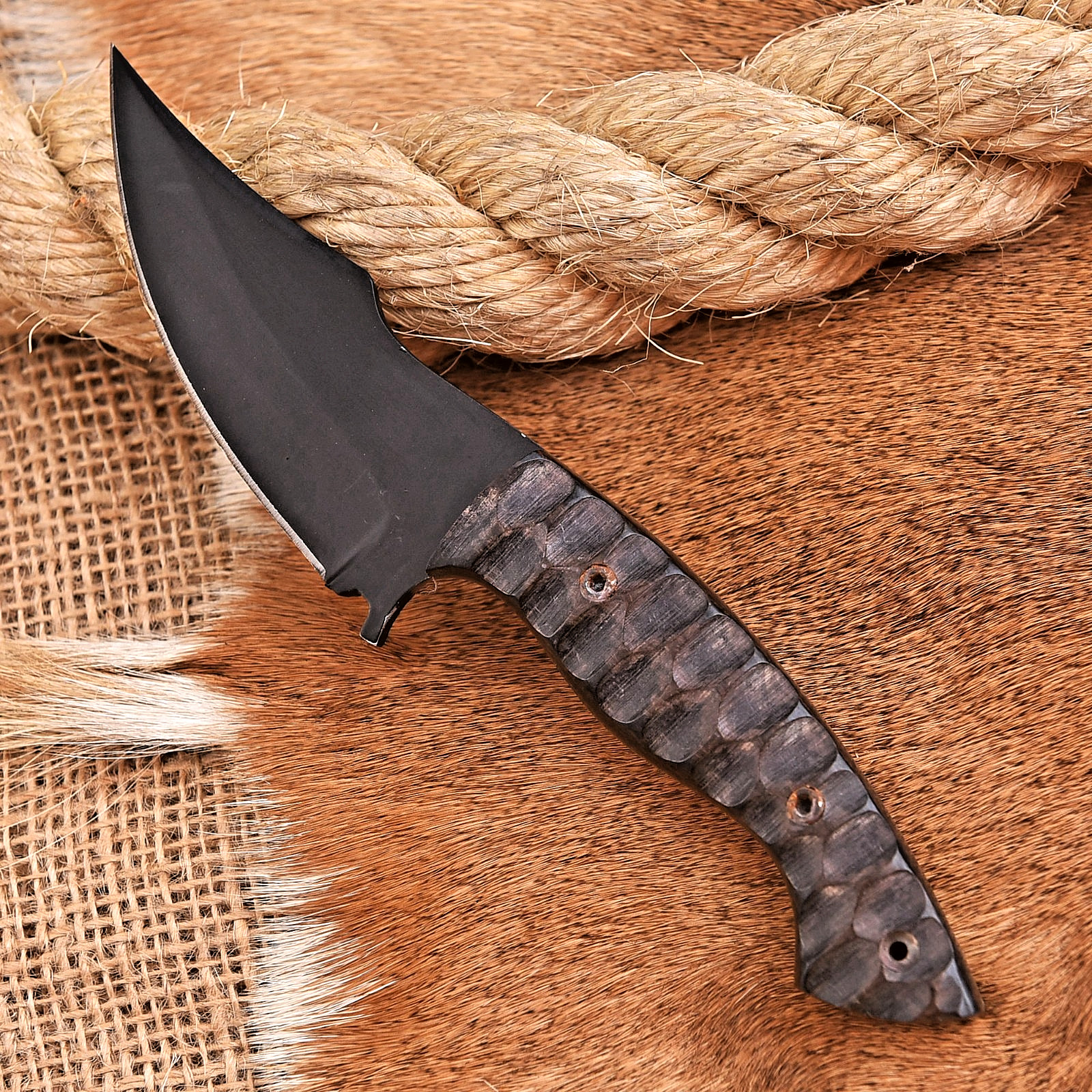 CUSTOM HAND MADE HIGH CARBON STEEL HUNTING TRACKER KNIFE CAMPING SURVIVAL HH 218