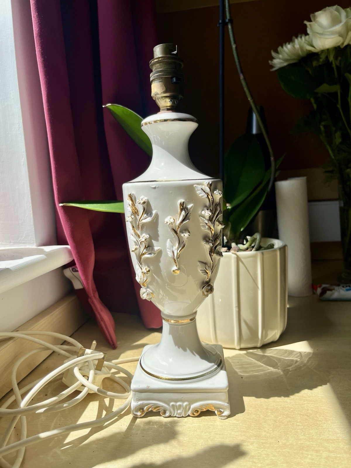 Vintage Capodimonte Made In Italy Ceramic Table Lamp Base White & Gold