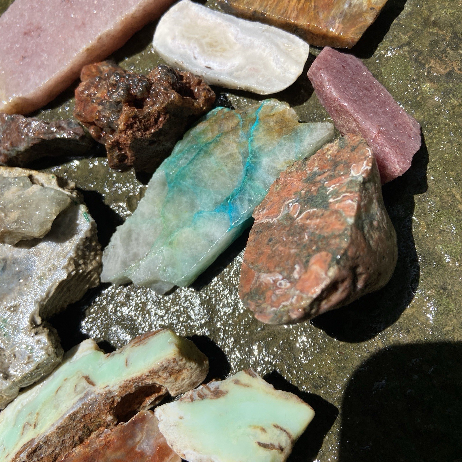Lapidary Rough Mixed Lot 1 Pound 10 Oz