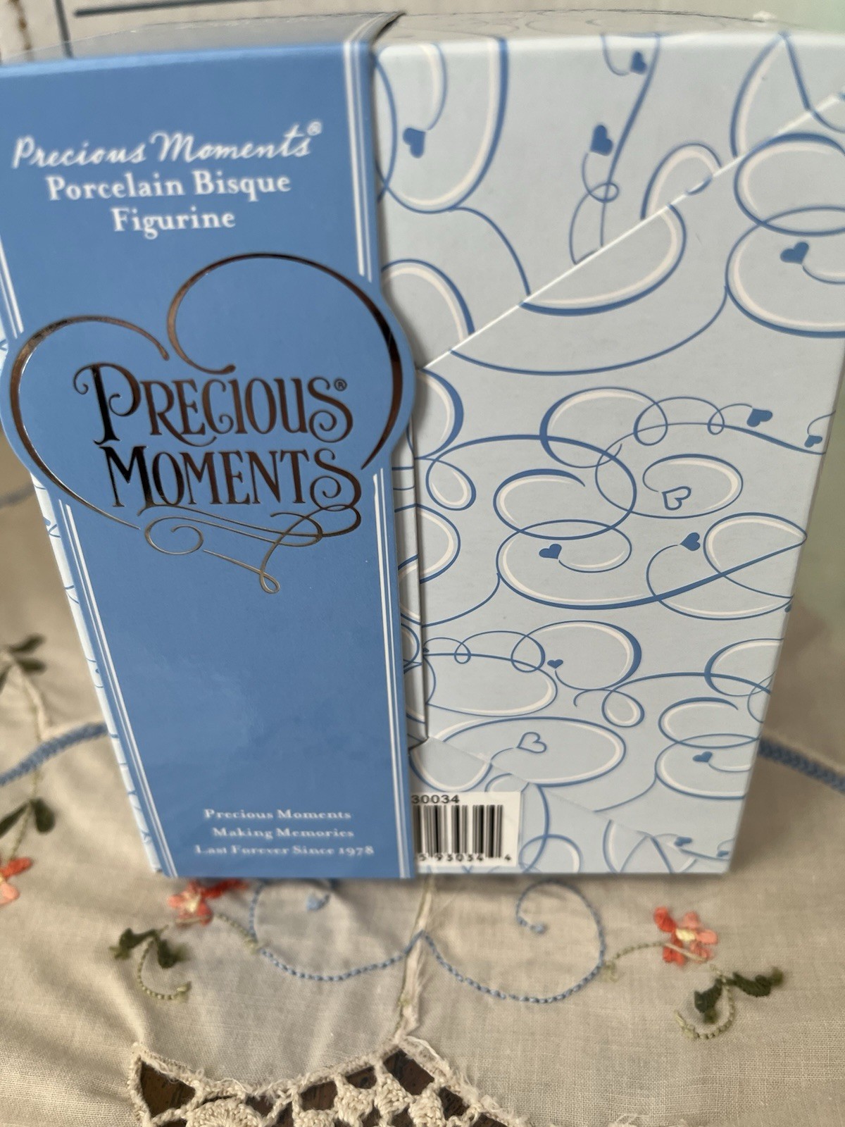 Precious Moments Porcelain Bisque Figurine Love You 2009 Boxed All Occasions