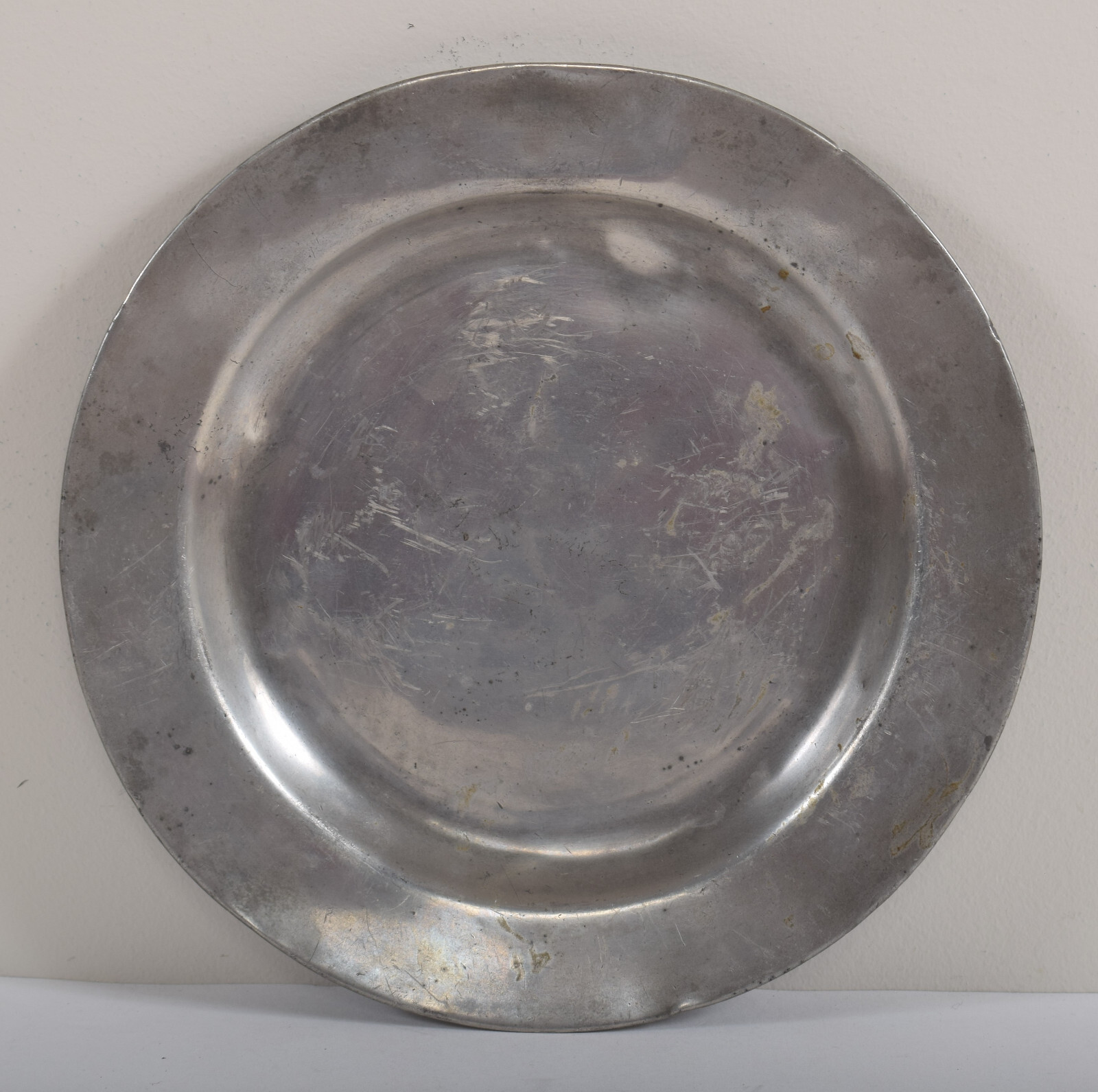 Antique English Pewter Plate Henry Bell London c1740 9 1/4 Inches