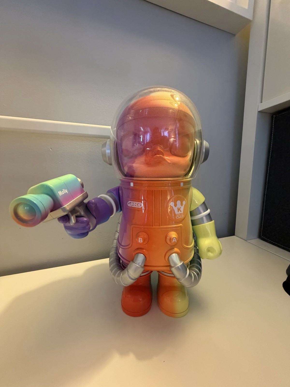 Pop Mart Mega Space Molly 400% Rainbow Secret
