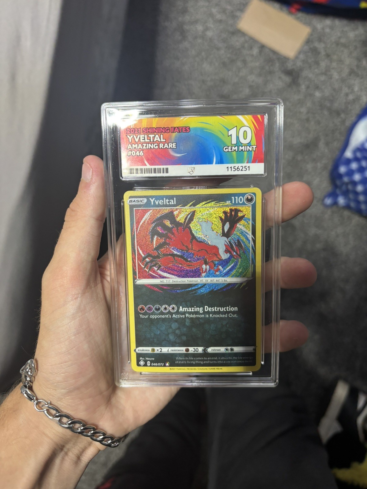 Yveltal 046/072 Shining Fates Holo Ace 10 Pokemon TCG