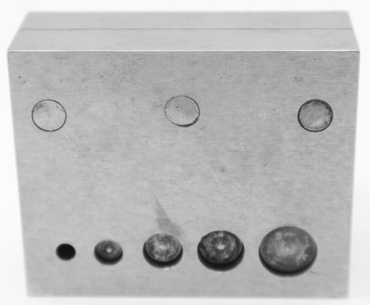 (4) Unbranded Machinist Hand Punches + Steel Holder : 7/32 – 9/32 – 11/32 – 7/16