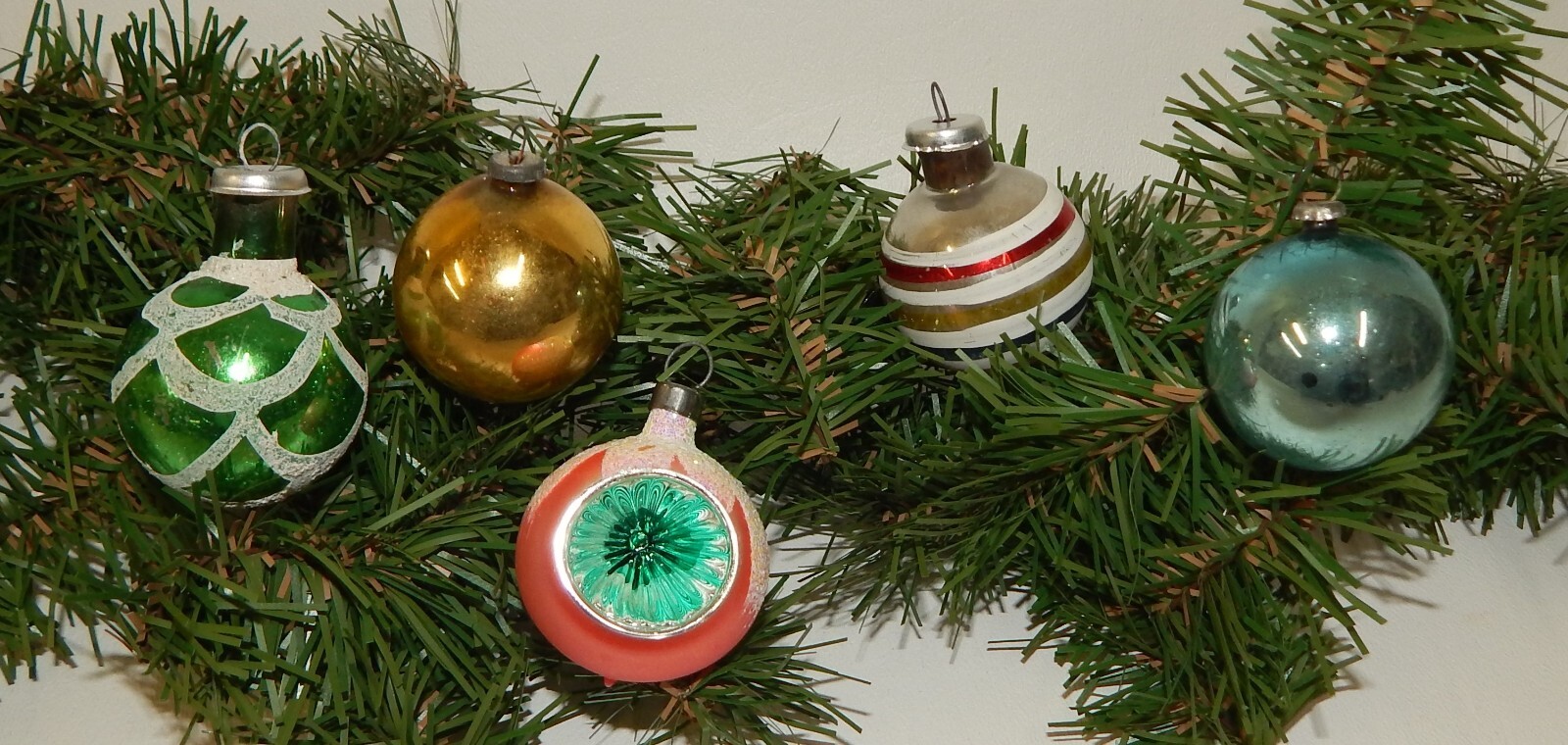 5 Vintage 1.25″ Mercury Glass Round Mini Christmas Ornaments Pink Indent Striped