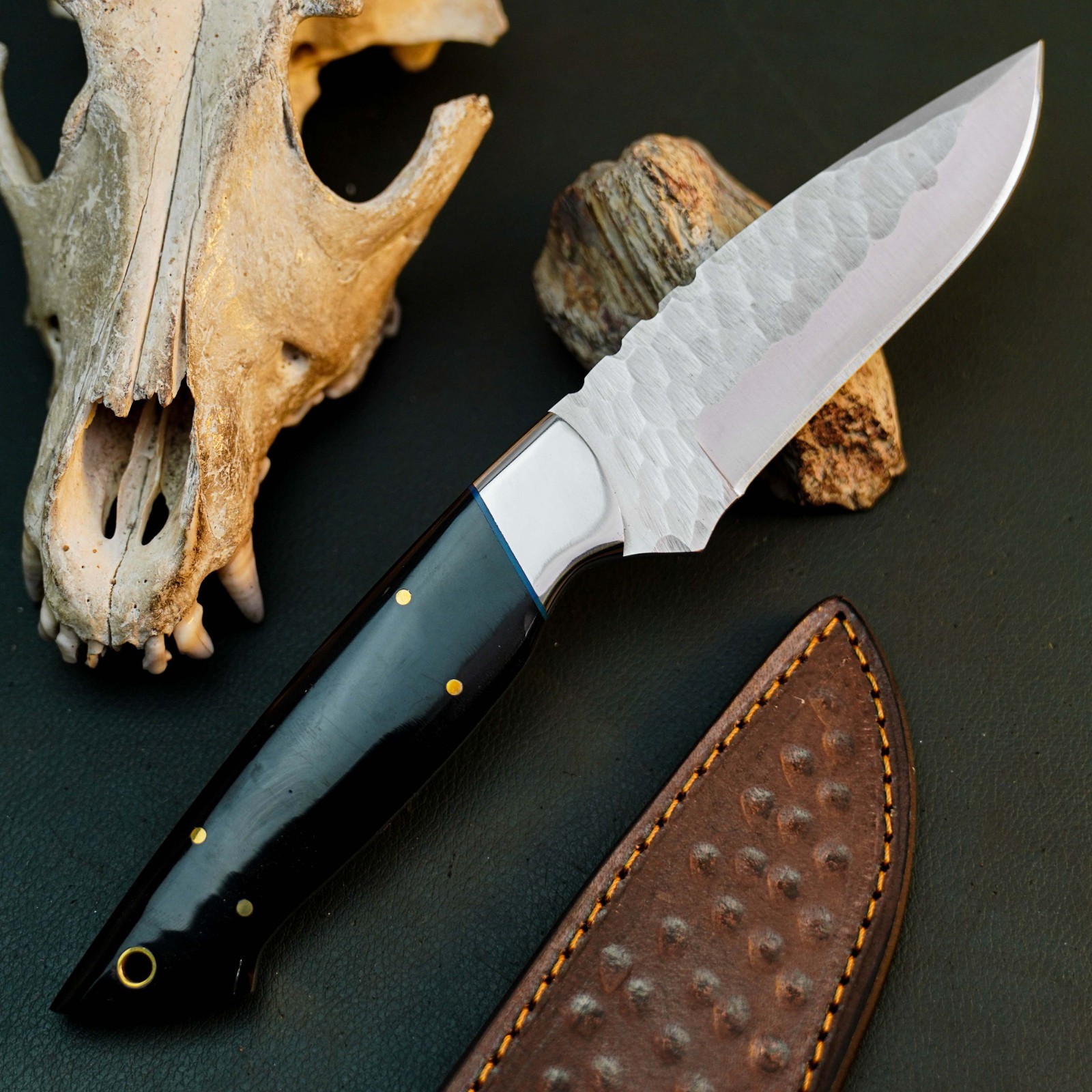 9.8″ D2 Skinning Hunting Knife Handmade Full Tang Resin Handle Leather Sheath
