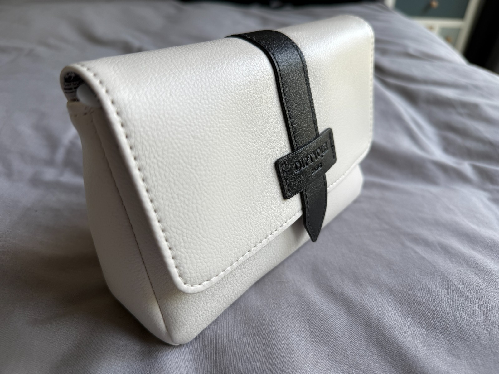 Qatar Airways Business Class Amenity Kit Diptique White (Womens), Unopened