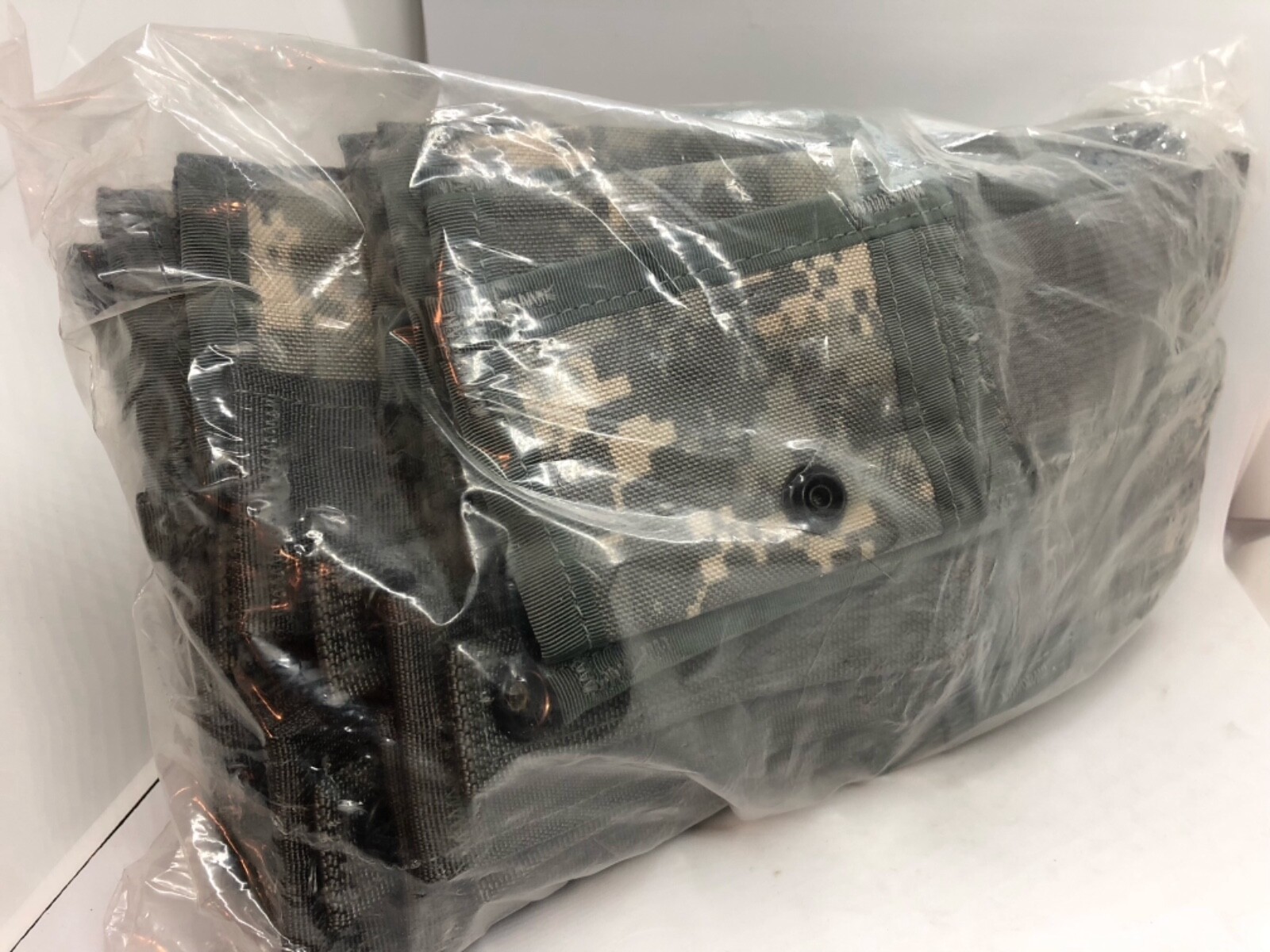 USGI Grenadier Pocket Set, 18 MOLLE II 40mm Pouches Genuine Army Issue- Unopened