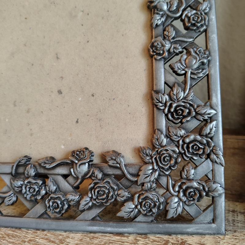 Vtg Roses & Lattice Pewter Frame Fit 5×7 Made In Taiwan Silver Dark Floral Goth