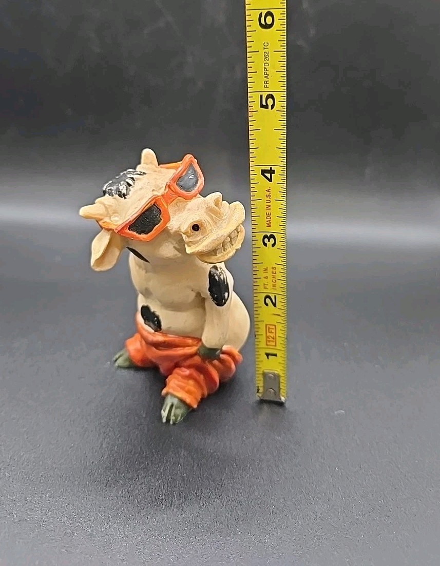 Sunbathing Cow with Sunglasses And Pants Down~ Unique
