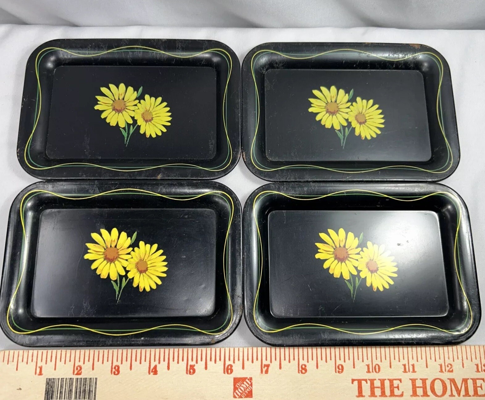 VINTAGE Set of four small vintage trays black w yellow daisies 6.5” X 4.5”