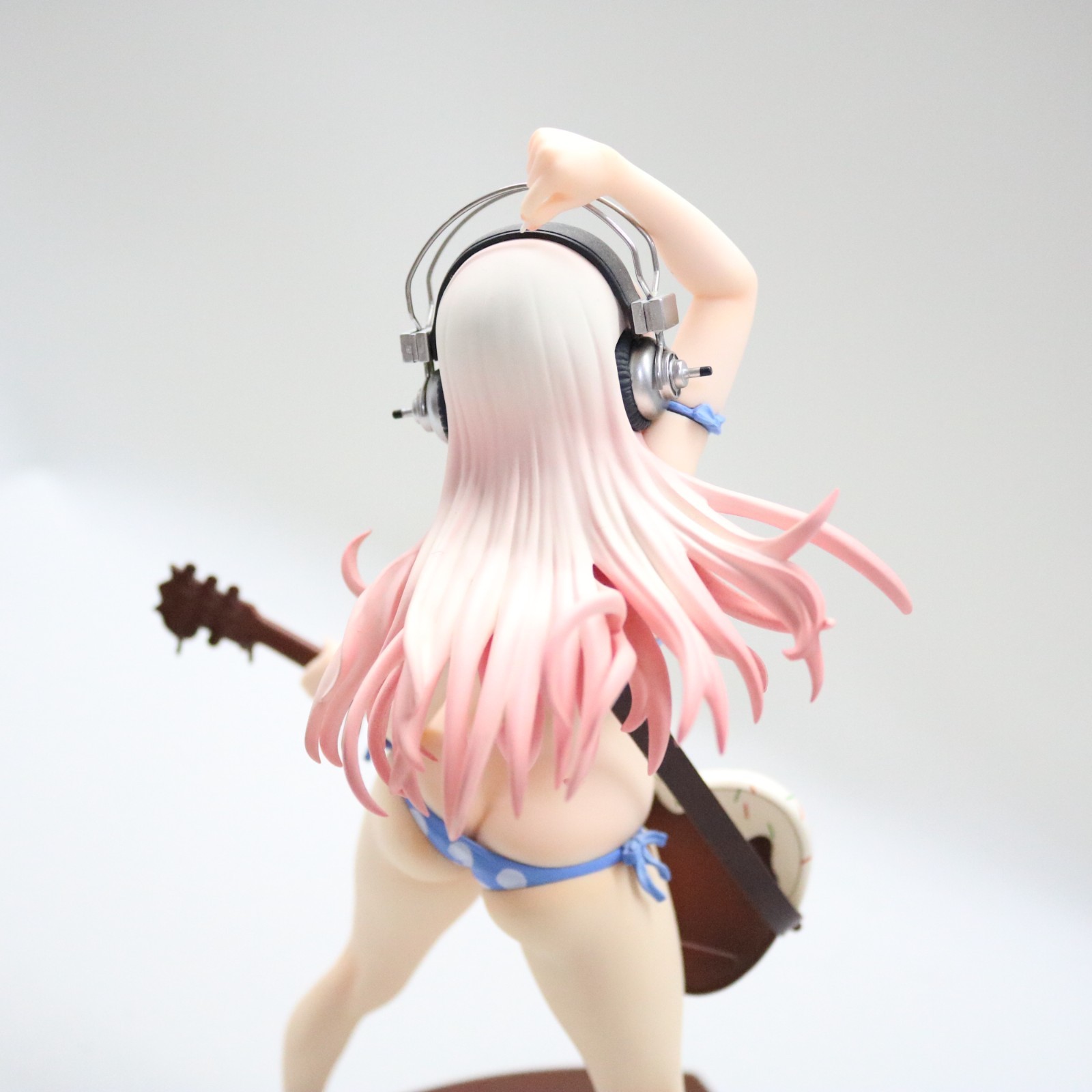 [NO BOX] Wing Super Sonico Rock ’n‘ Roll Valentine Ver. 1/6 Figure [Japan]