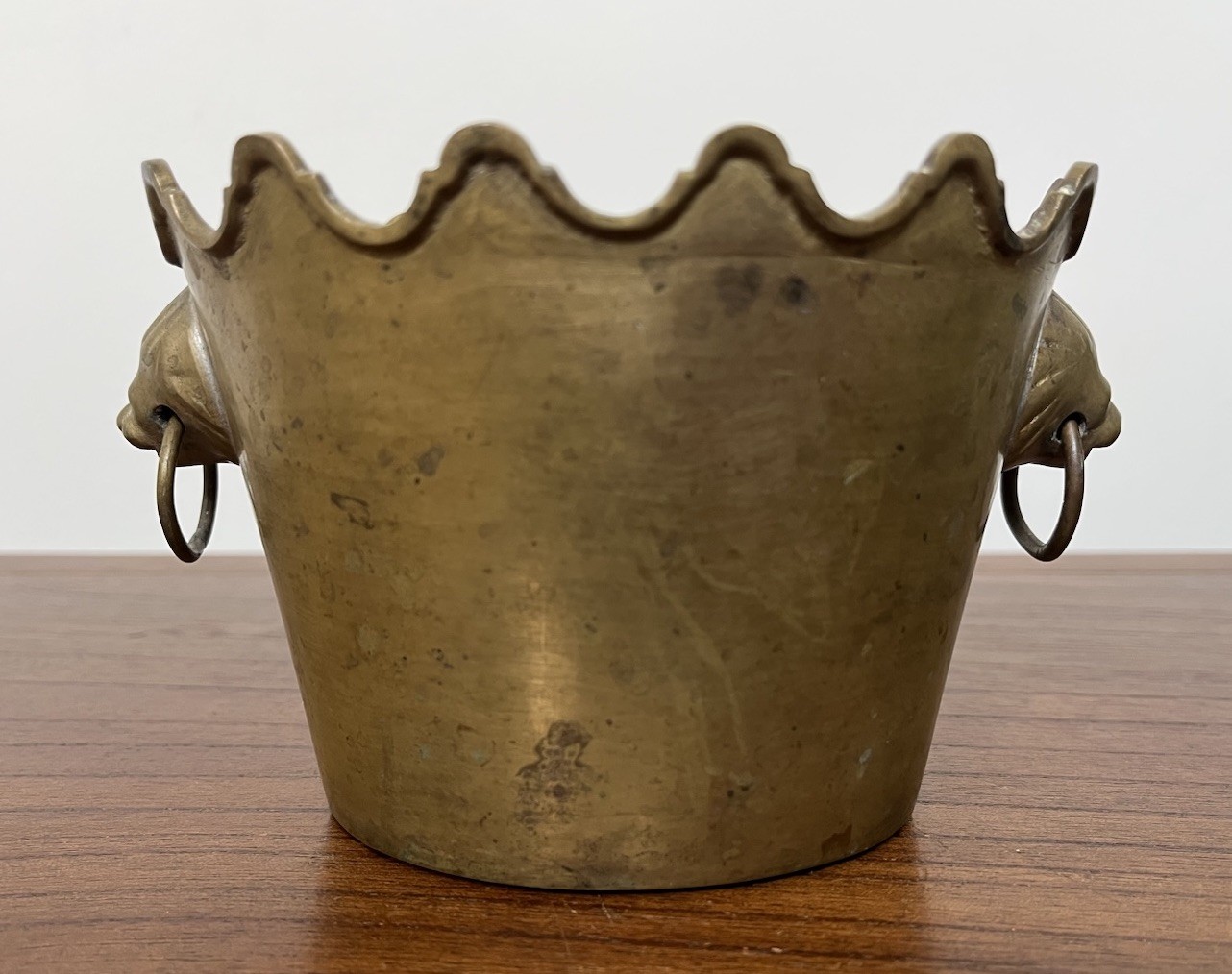 Vintage 1950s Solid Brass Scalloped Cache Pot w Lionhead Handles VTG