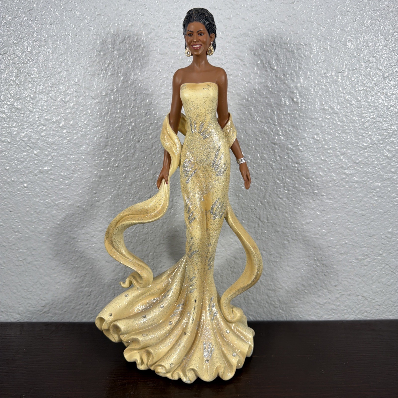 Bradford Exchange Michelle Obama Reach for the Stars Radiant Beauty Statue A33