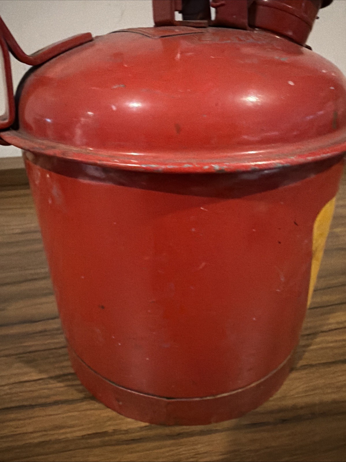 Vintage EAGLE Metal Safety Gas Can 1 Gallon UI-10 S TYPE 1