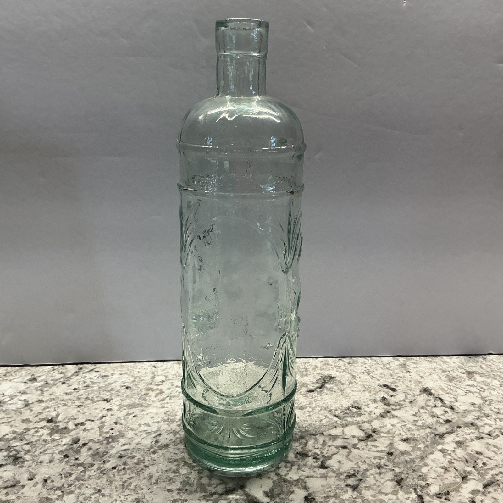 WINE WHISKEY DECANTER With Clear w/Grapes Pattern – Unbranded *No Stopper