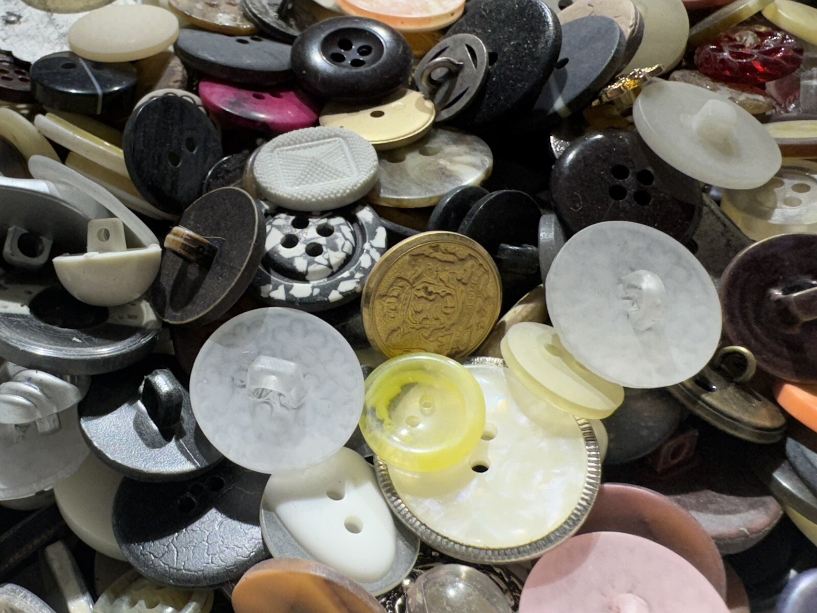 RARE LOT! 250 pc MIXED LOT of OLD-VINTAGE & NEW Buttons ALL TYPES & SIZES