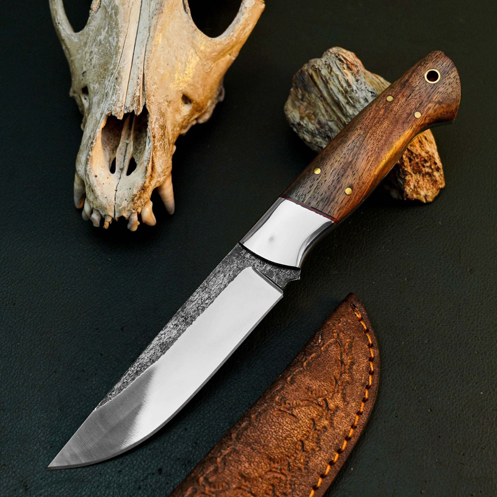 9.1 “ D2 Skinning Hunting Knife Handmade Full Tang Wood Handle Leather Sheath
