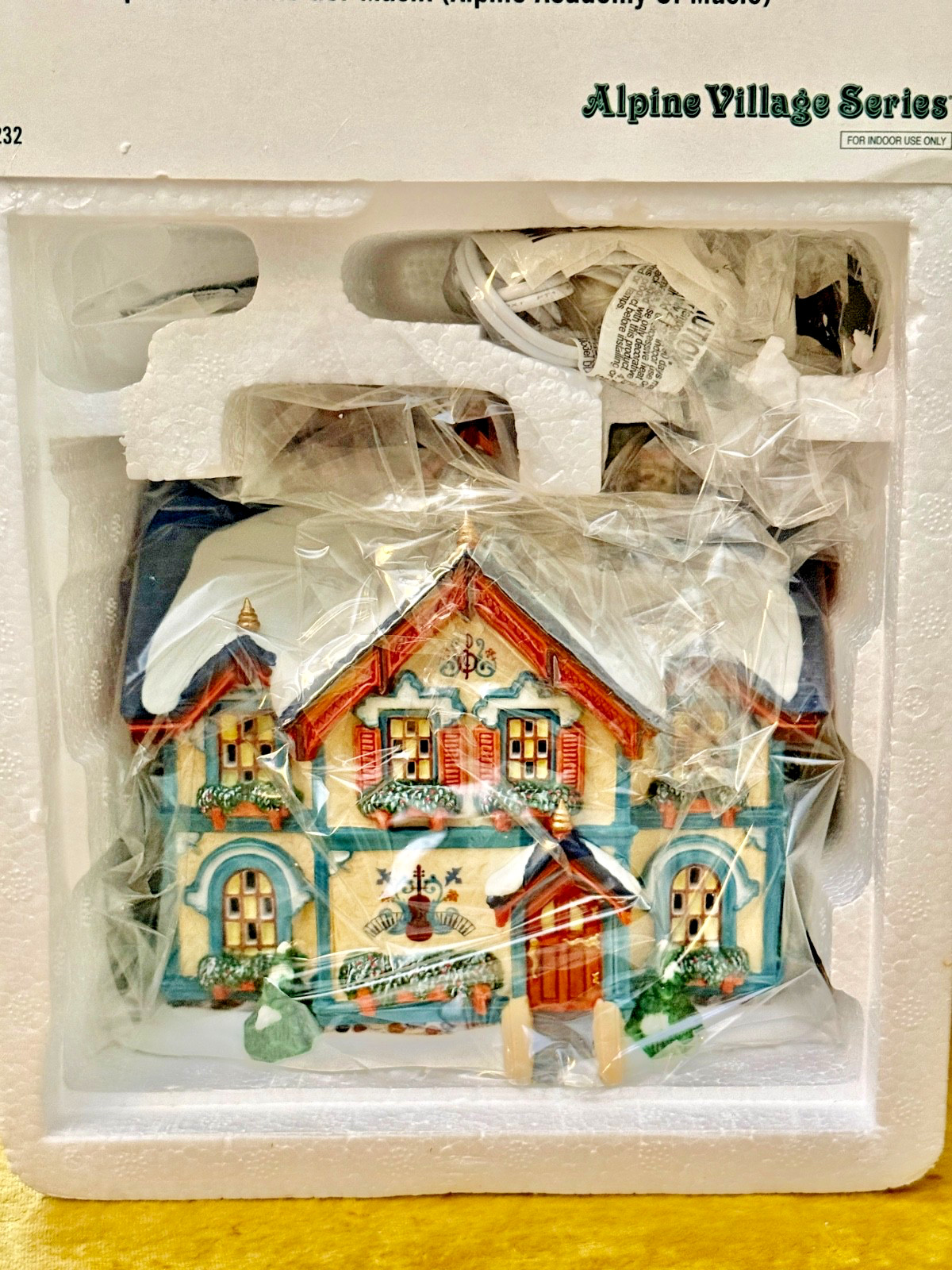 NIB DEPARTMENT 56 ALPINE VILLAGE – ALPEN AKADEMIE DER MUSIK ACADEMY OF MUSIC