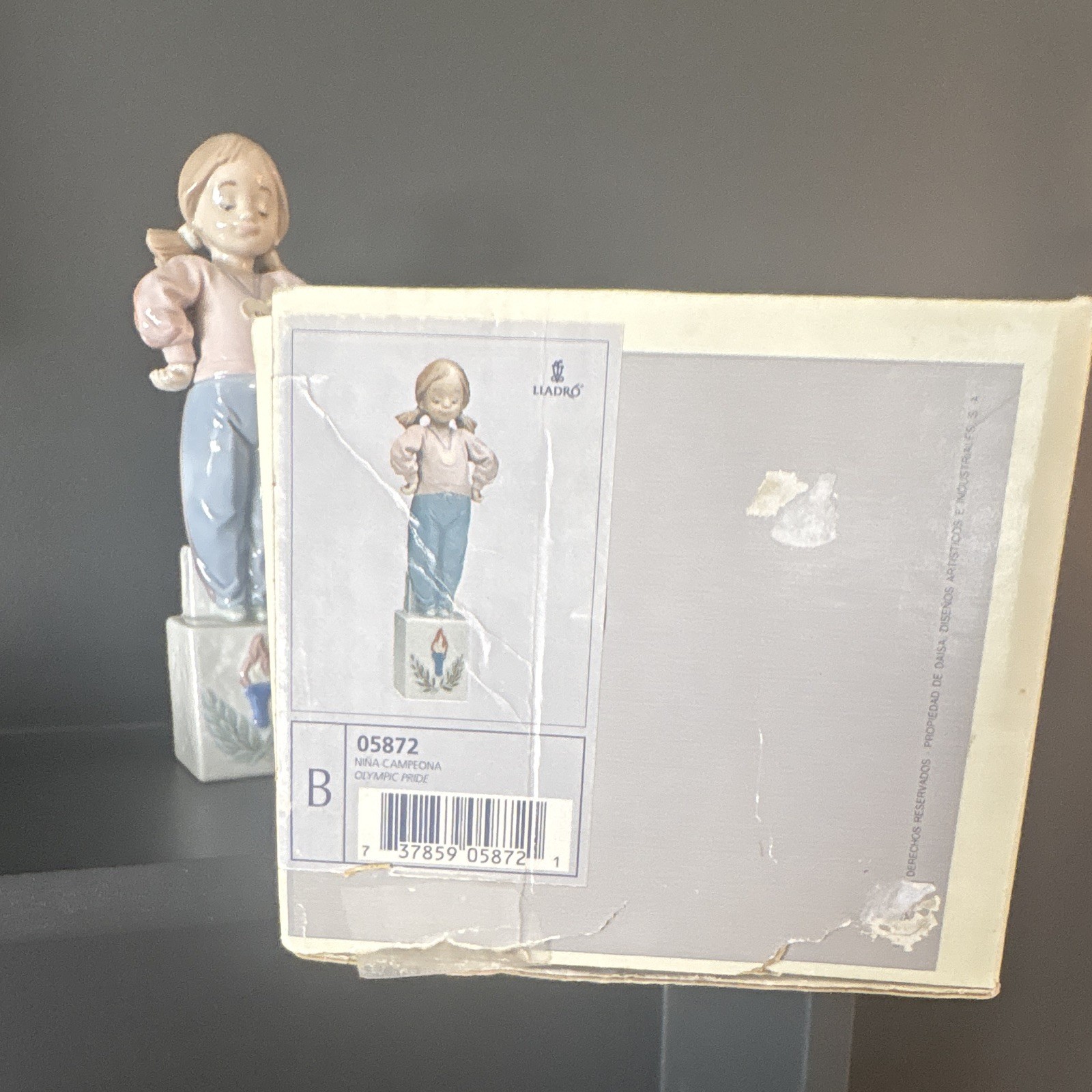 Lladró Niña Campeona Olympic Pride Olympics Porcelain Figurine Boxed 05872