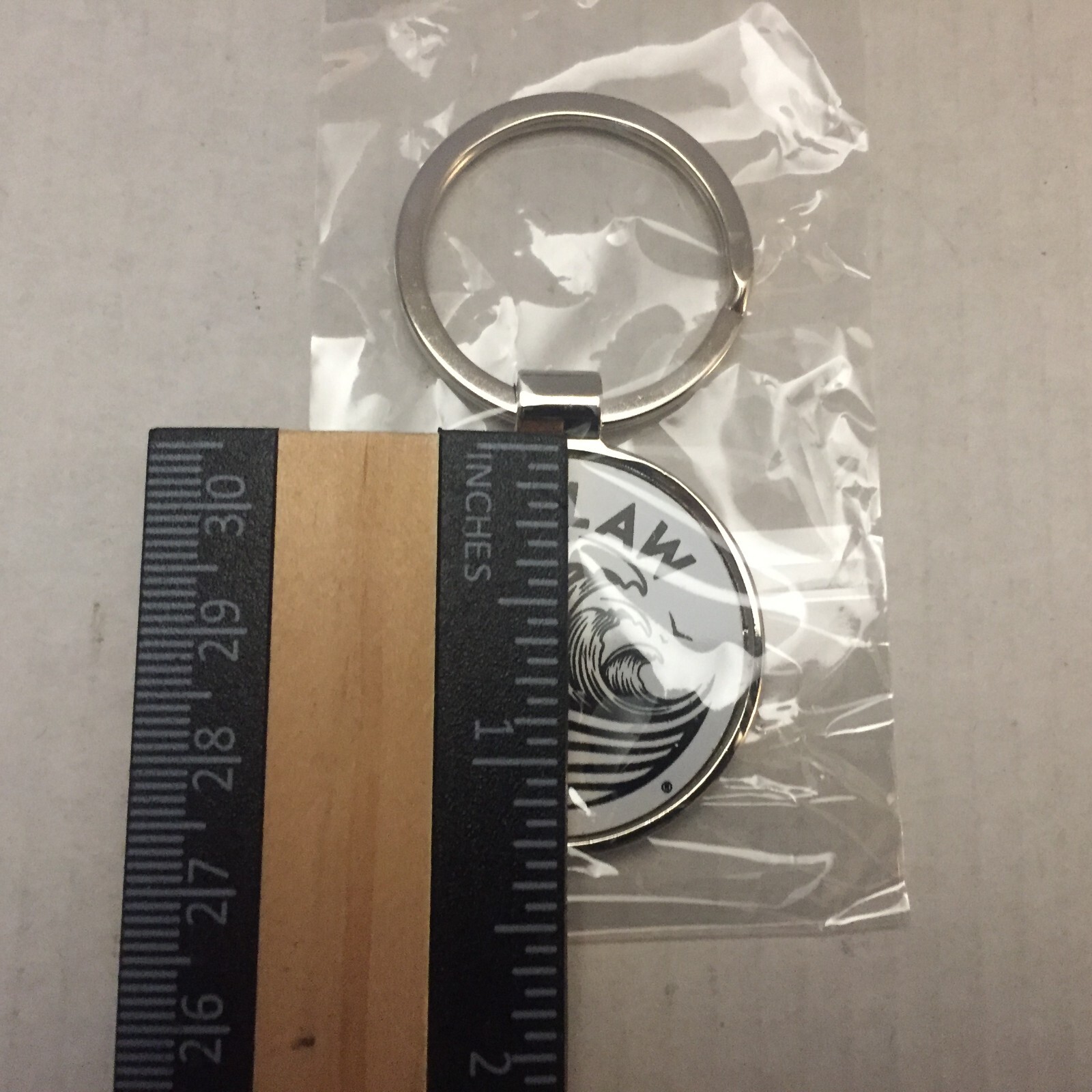 New White Clam 1.25“ Round Key Ring