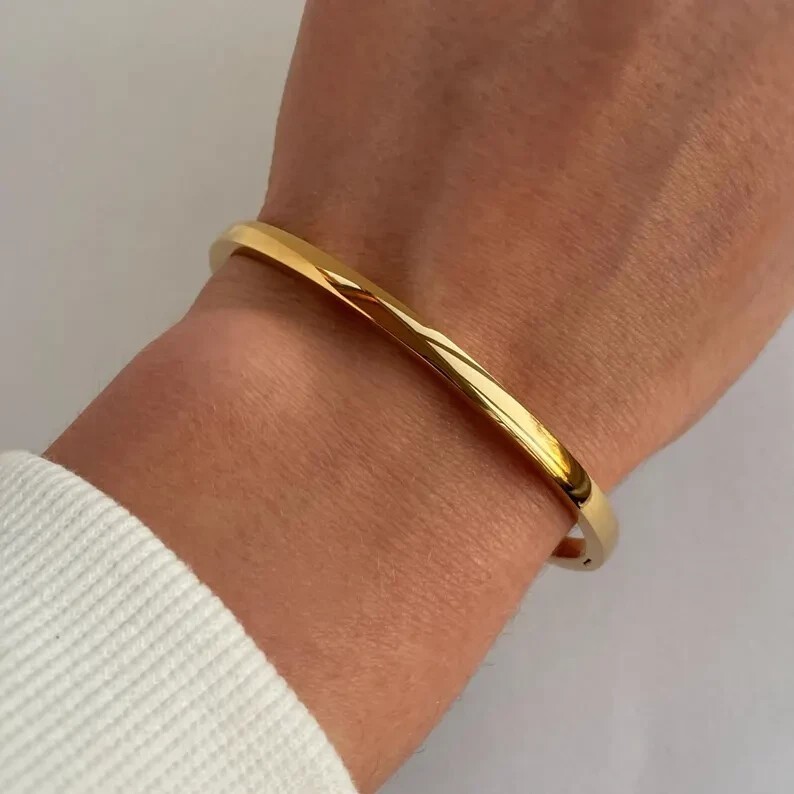 18K Yellow Gold Over Thin Click Non Tarnish Oval Bangle Bracelet Width: 4mm/7.5″