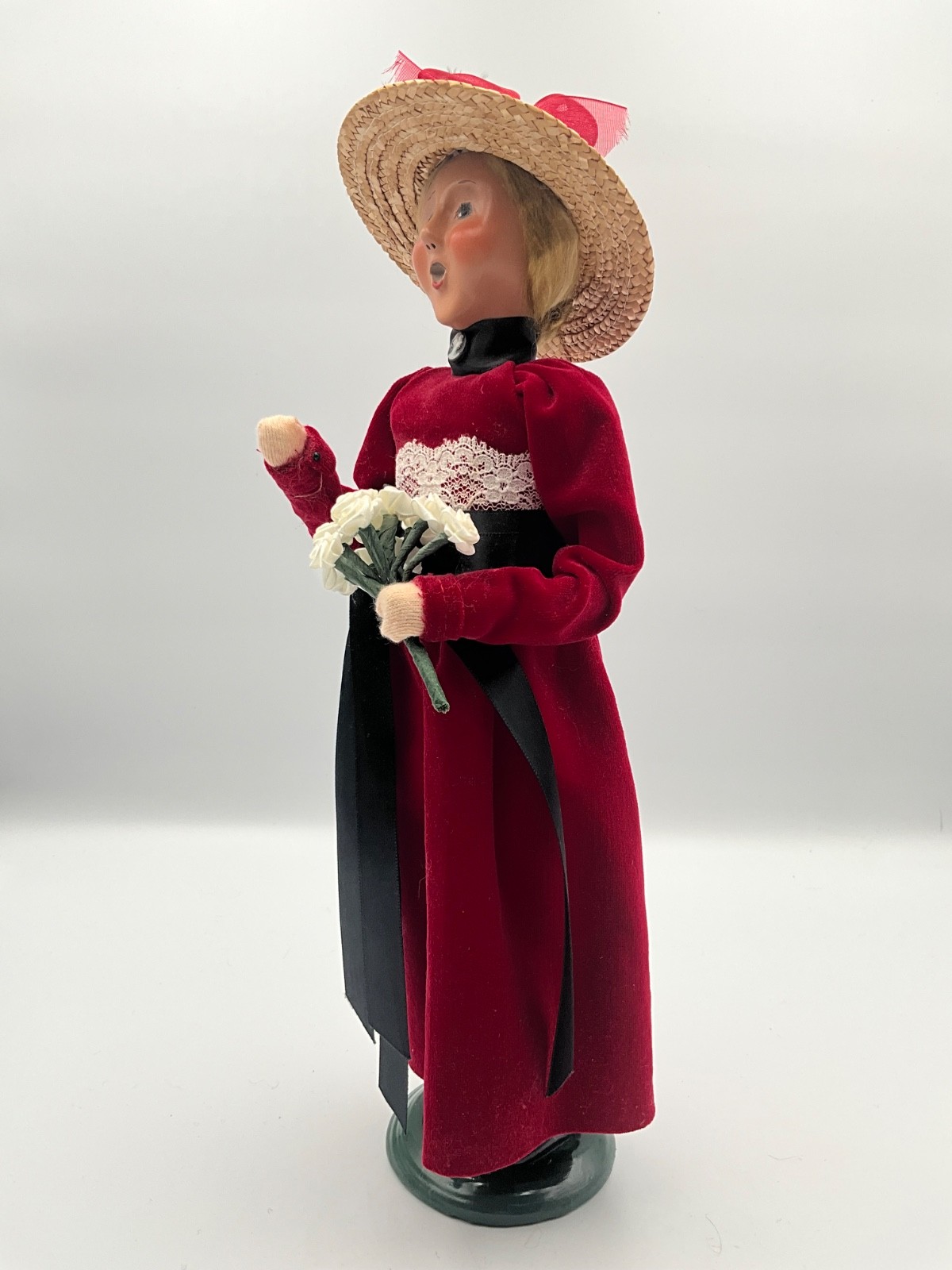 Byers Choice 2006 Valentine Lady in Red Velvet Dress & Black Bow w/ White Roses