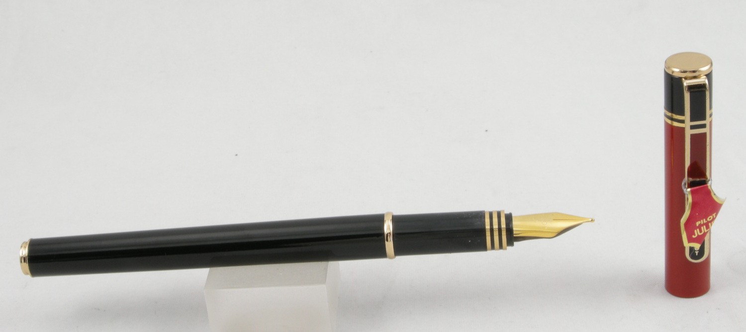 Pilot Juliet Black & Red Fountain Pen – Medium Nib -1980’s -Mint New-Old-Stock