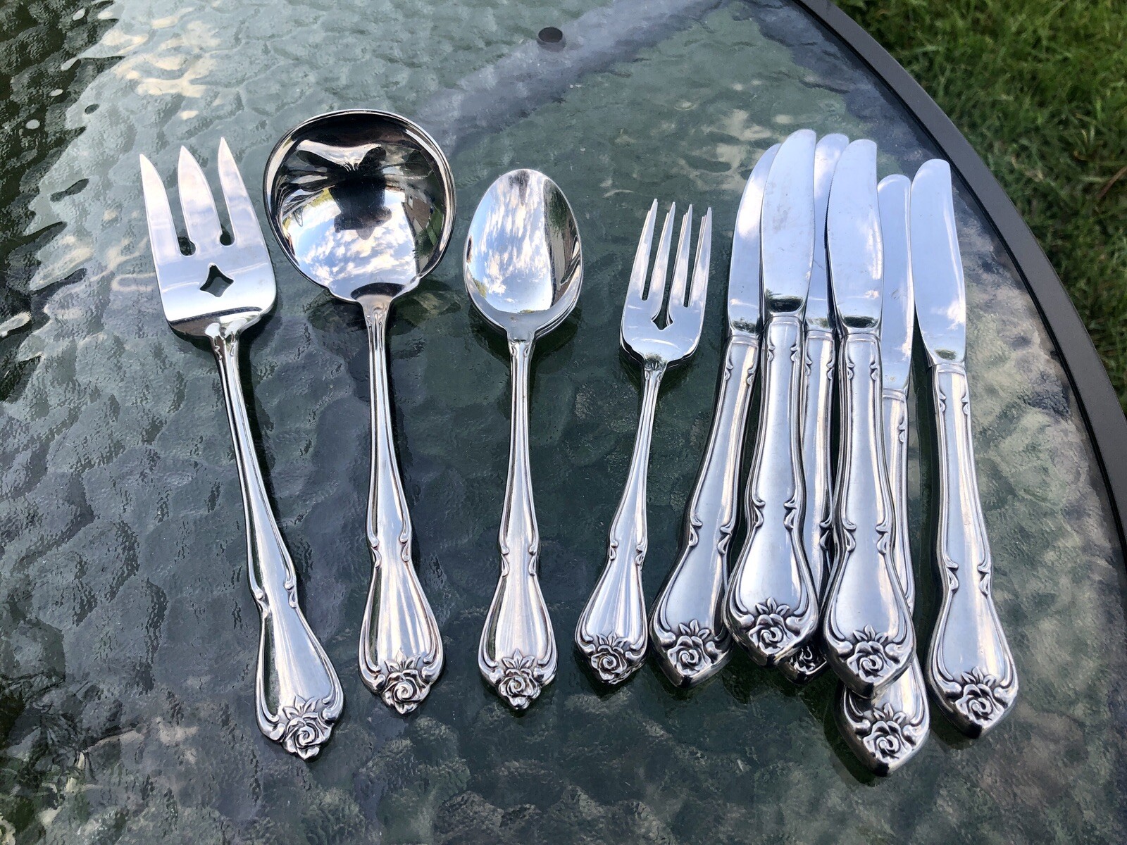 Oneida Arbor Rose True Rose Lot- Dinner Knives Serving Fork & Ladle- 59 Pieces!
