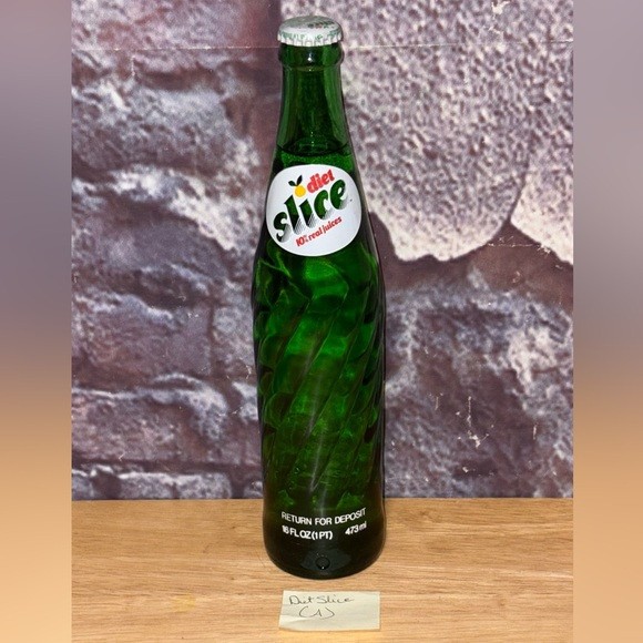 Vintage Diet Slice Green 16oz Soda Bottle Money Back Bottle SEALED (A)
